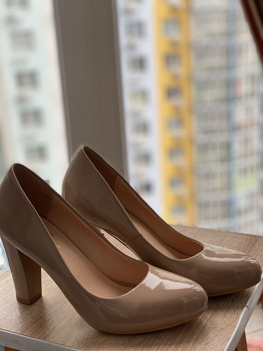 Продам туфлі жіночі, розмір 39, лаковані