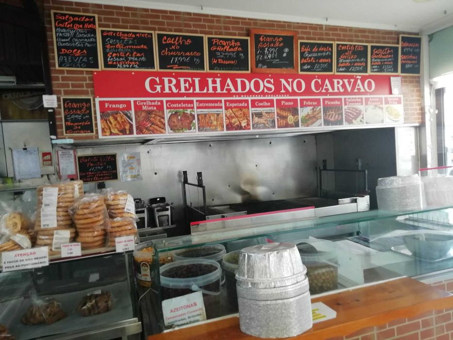 Cedência de Quotas/Trespasse de Churrasqueira-Charcutaria Tradicional – Em funcionamento desde 1978 com a mesma gerência.
