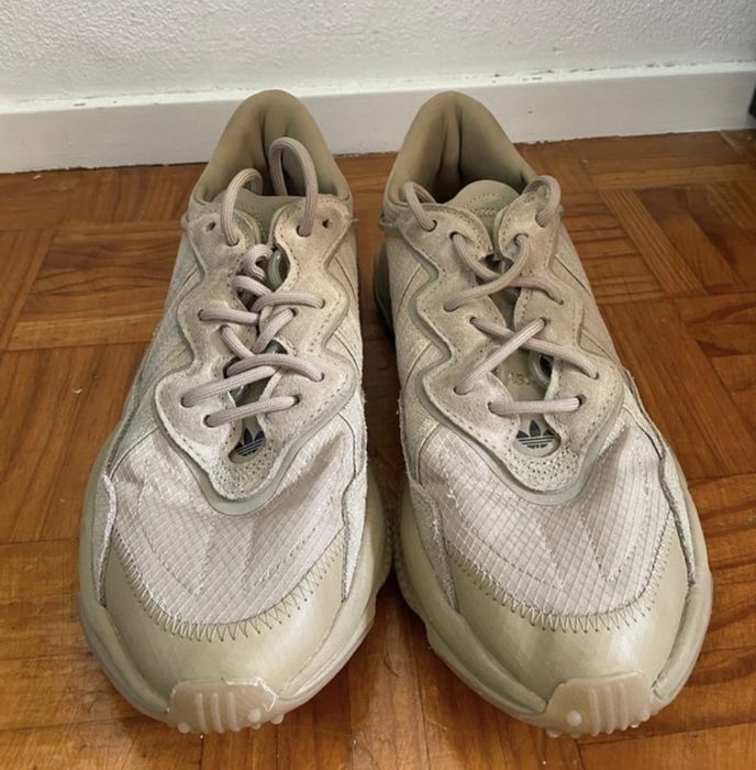 Ténis Adidas bege