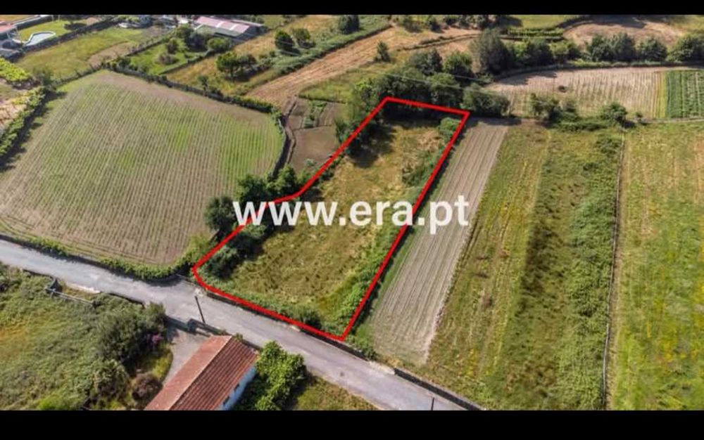 Terreno urbano com 1800m2 em Covas V.N.Cerveira