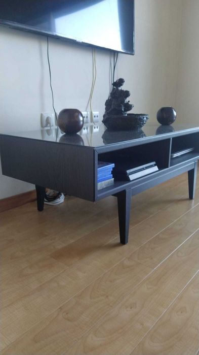 Mesa de Centro em Madeira e Vidro