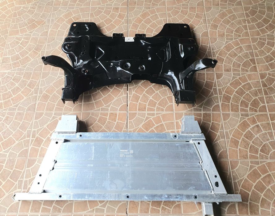 Volvo XC40 ELEKTRYK POLESTAR Wózek Sanki Wzmocnienie