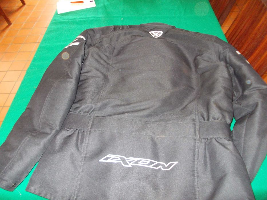 Blusão Motard  Proteção Cotovelos Ombros e Costas IXON