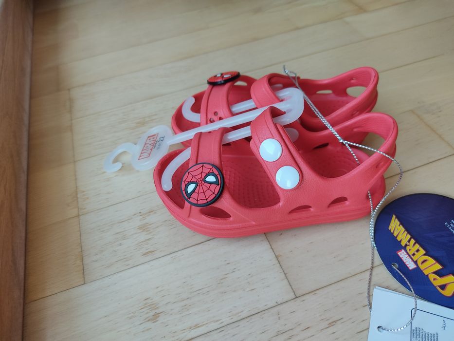 Nowe sandałki Spiderman r.21/ 22 do wody, kapcie