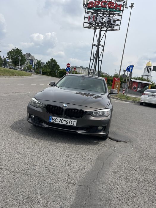 BMW 328i в хорошому стані 2.0 бензин 2012р