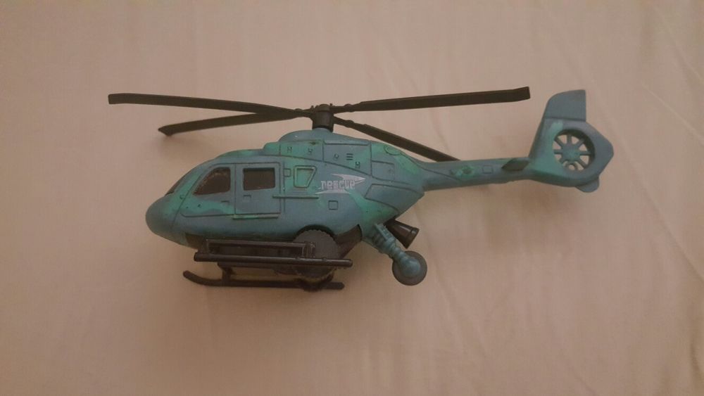 Вертолёт игрушка с подзаводом