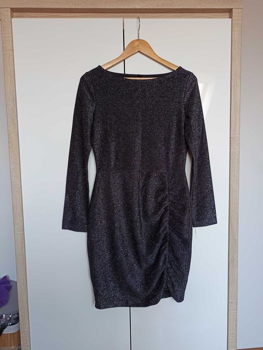 Elegancka sukienka czarna