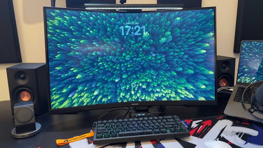 Monitor Samsung Odyssey 32" Curvo Gaming QHD 165Hz 1ms AMD FreeSync