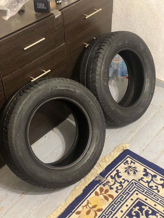Резина літо 205/65/r15  дві по 800 і трейтя за 400