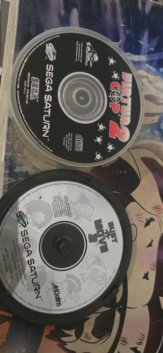 Pack Sega Saturn Modelo 1 (PAL) + 2 Comandos + 7 Jogos + Consola e Comandos Extra p/ Peças