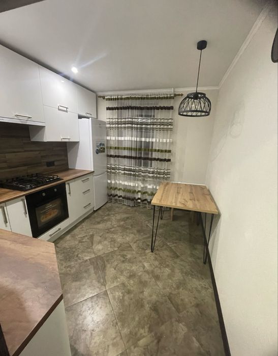 Оренда 1 кімнатної з ремонтом на Крошні