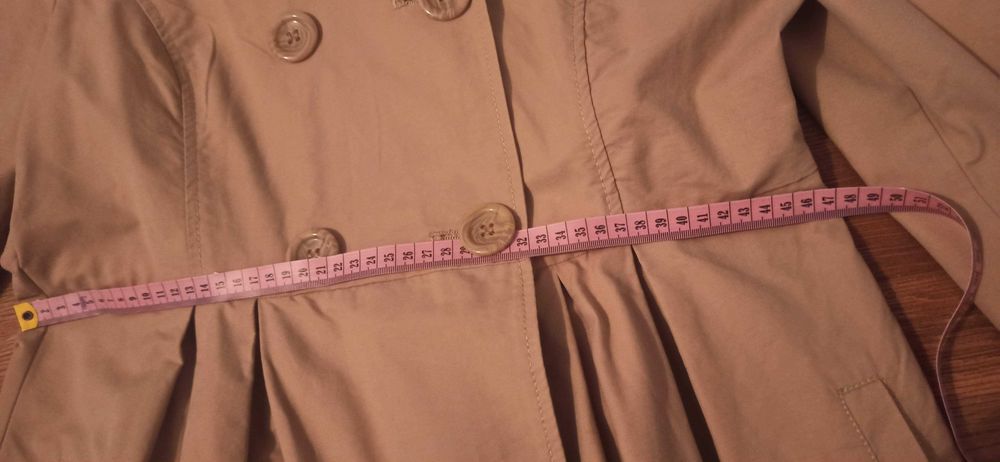 Wiosenny/ jesienny rozkloszowany płaszcz L