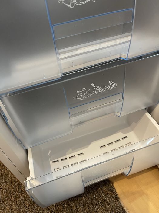 Морозильна камера  BEKO