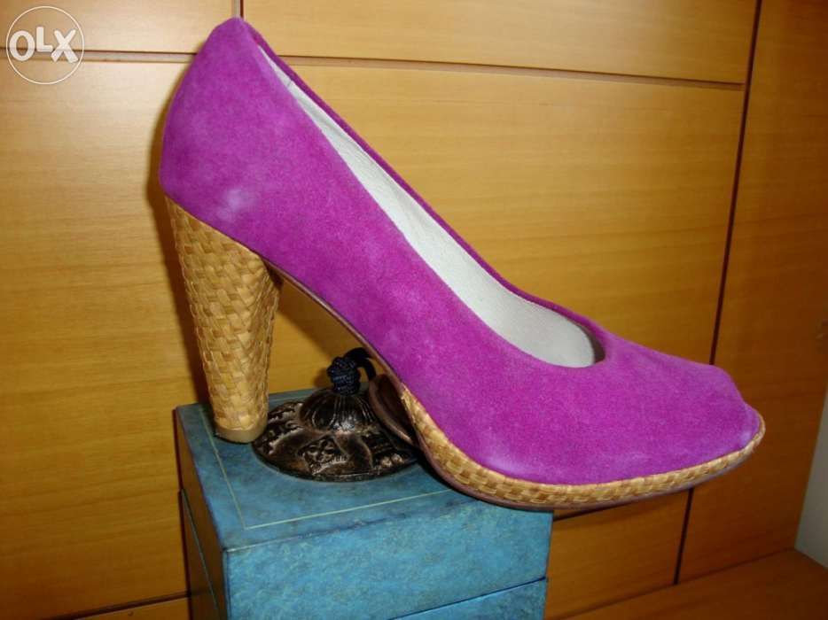 Sapato NOVO em camurça Fúcsia