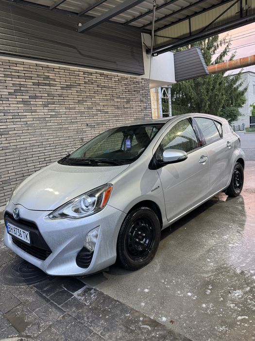 Toyota Prius C (2015)
