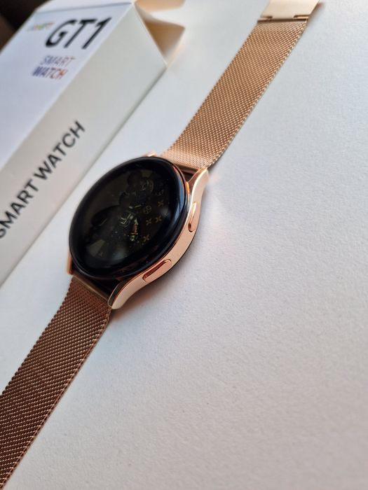 Smartwatch okrągły złoty