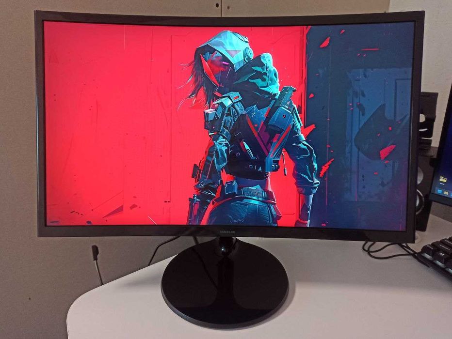 Новый монитор Samsung 24" Curved / Январь 2025 года / Идеал!