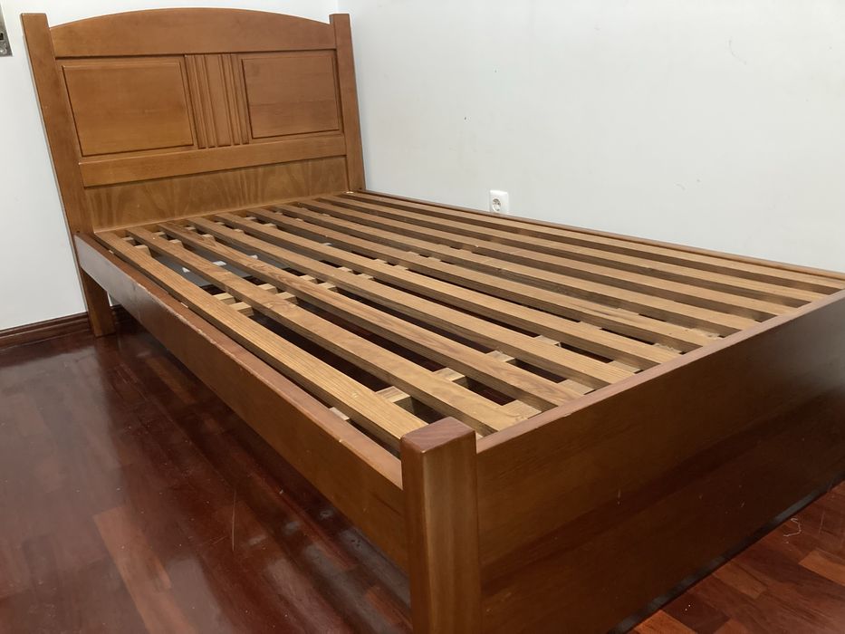 Cama de solteiro madeira maciça + estrado