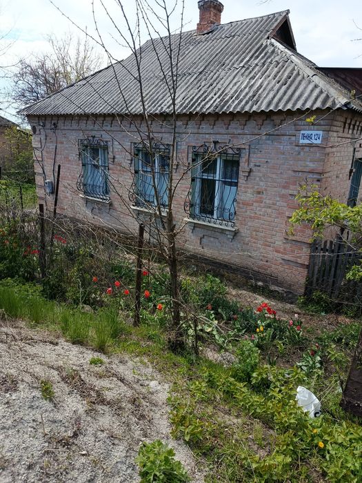Продам дом возле города