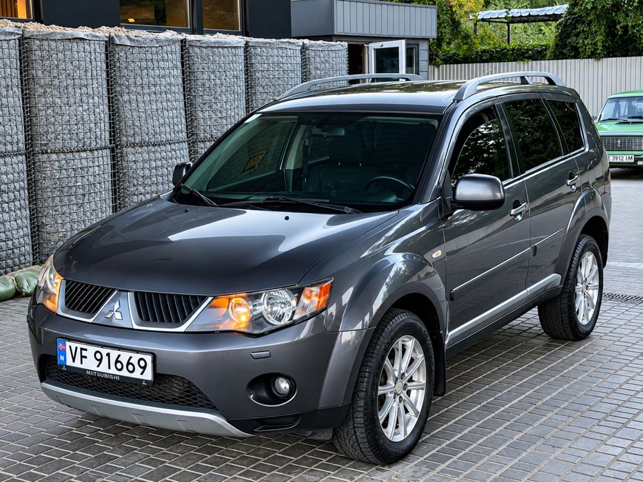 Продам Mitsubishi Outlander 2.0 турбо дизель 4х4 в идеальном состоянии