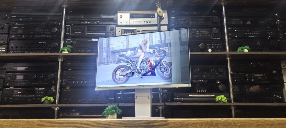 Монітори EIZO FlexScan EV2450 1/2 /дефект