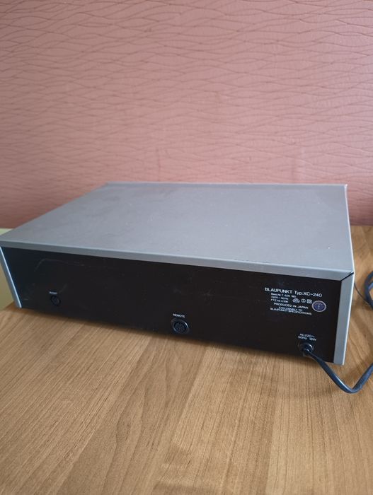 Sprzedam magnetofon kasetowy.