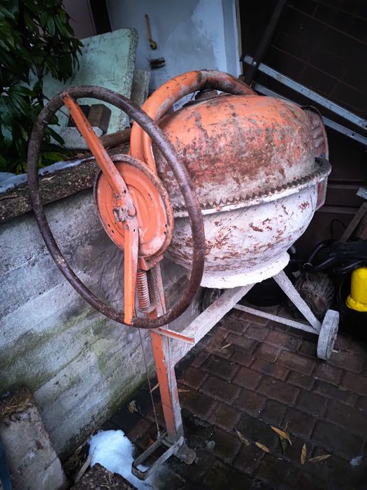 Betoniarka bez silnika 140l