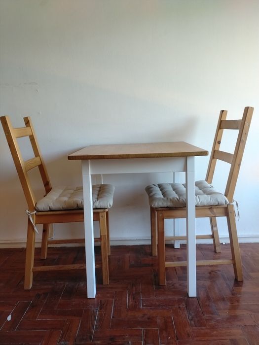 Mesa com 3 cadeiras Ikea
