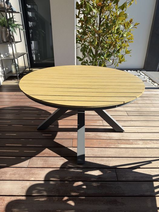 Aluminiowy stół ogrodowy okrągły 150 cm
