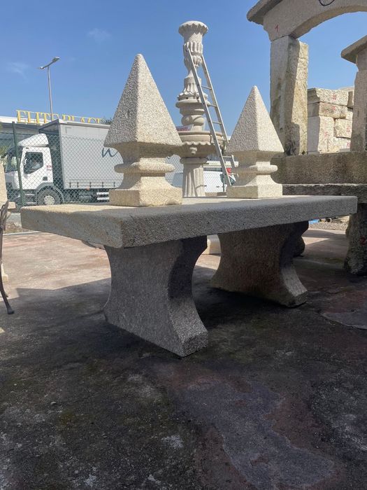 Mesa em granito