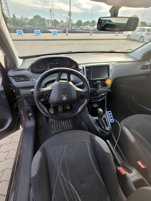 Peugot 208  1.4 vti