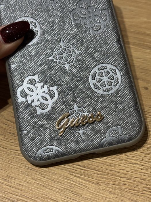 Nowy case / etui Iphone 12 Guess
