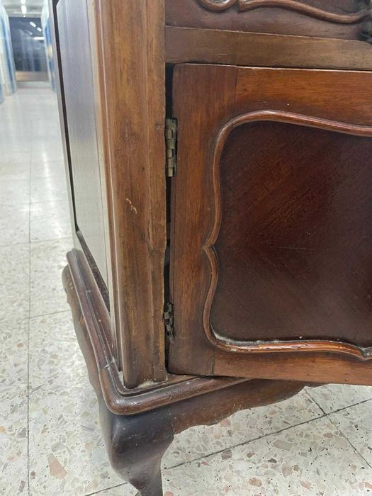 2 mesas de cabeceira antigas