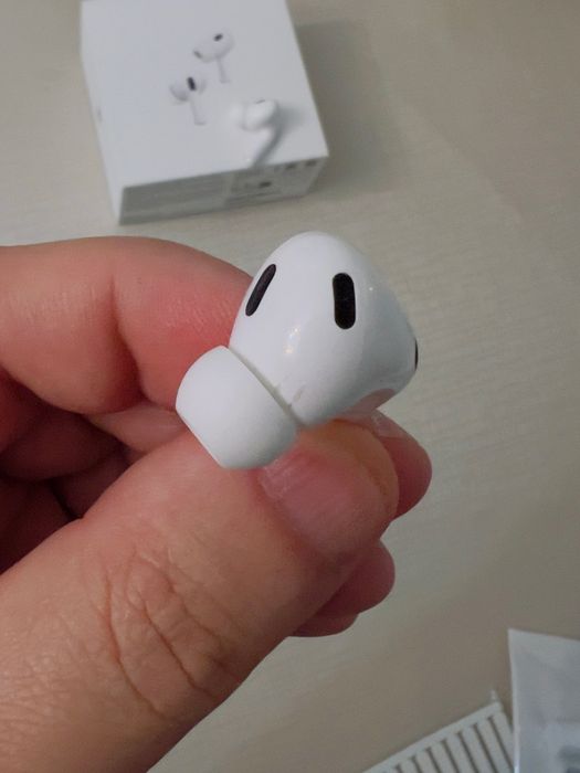 AirPods Pro 2.