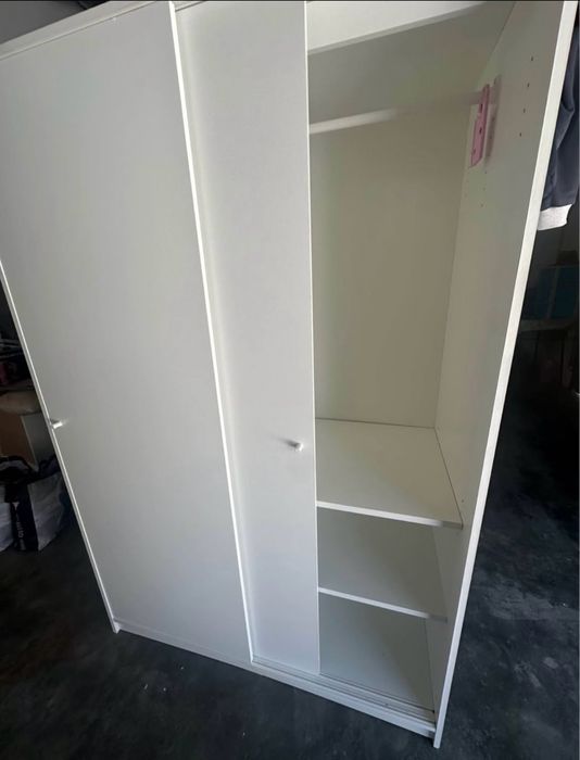 roupeiro com portas deslizantes “Kleppstad”