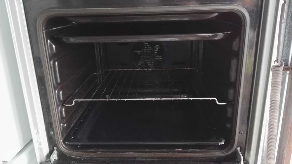 Piekarnik elektryczny do zabudowy niemieckiej marki Constructa, 230V