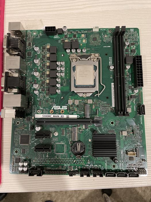 Материнська Плата  Asus intel B560.         в комлекті процесор не йде