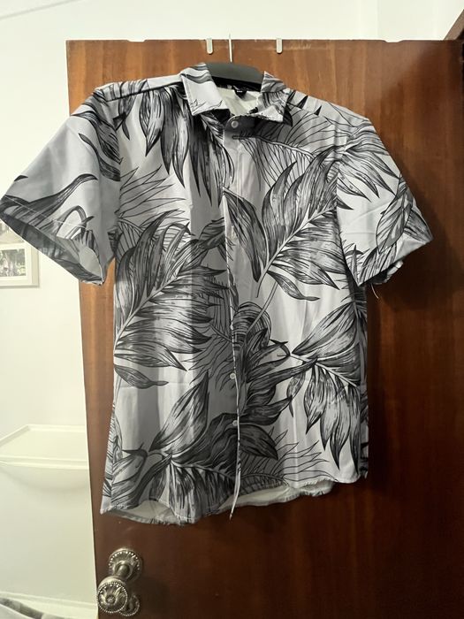 Vendo camisas de homem tamanho M e restante roupa senhora L/XL