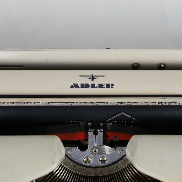 Máquina de escrever Adler Tippa 1
