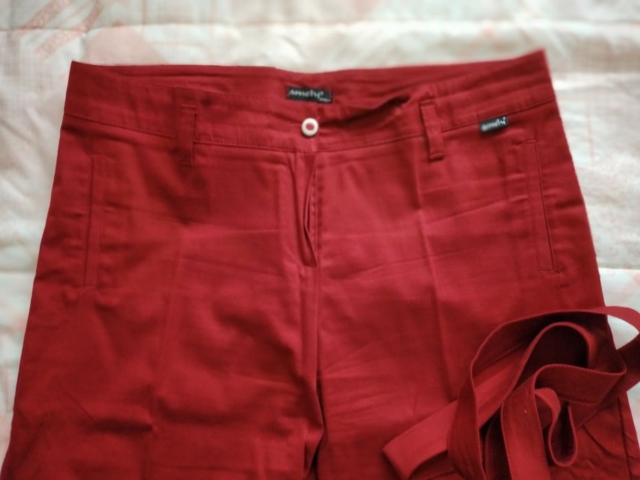 Bermudas tamanho 46, marca Amely