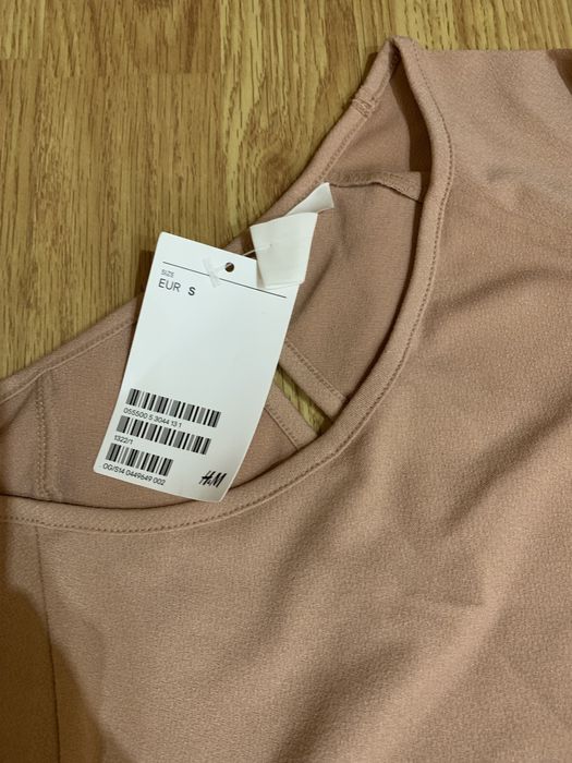 Новое фирменное платье H&M.