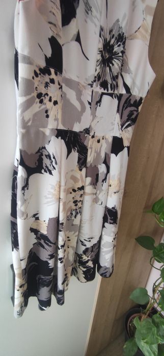 Sukienka w kwiaty Next r 40