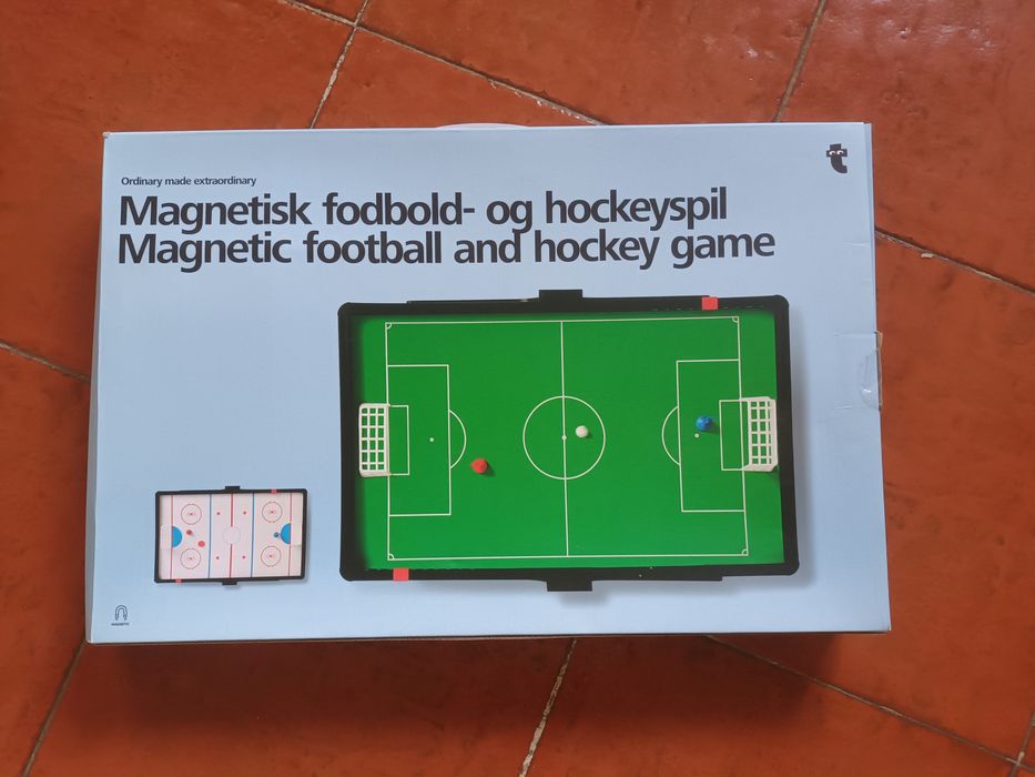 Jogo magnético de futebol e hóquei