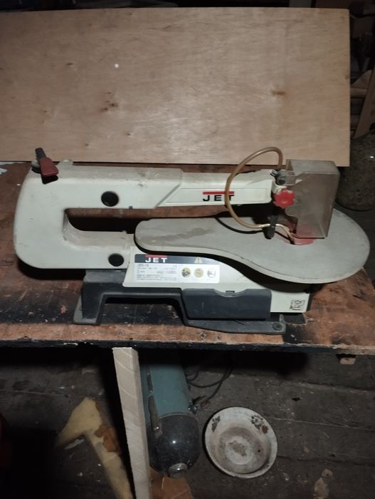 Лобзик настольный.