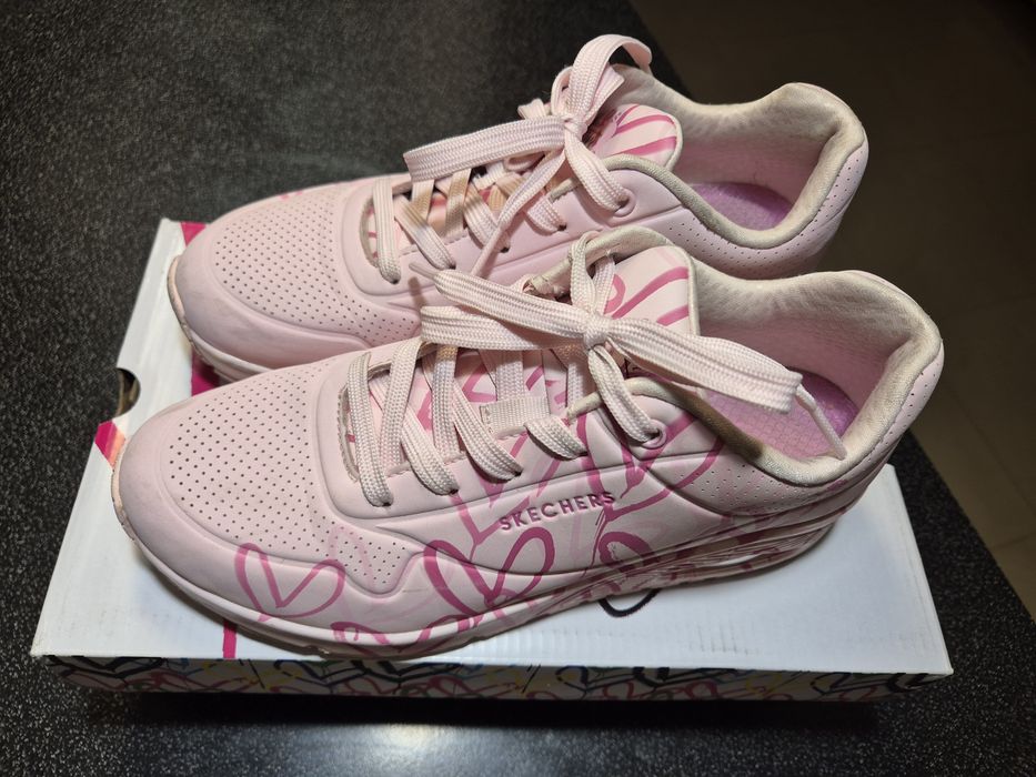 Кросівки дівчині Skechers рожеві кроссовки девочке розовий р.38