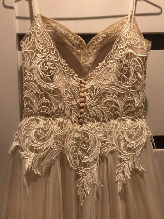 Przepiekna suknia ślubna w kolrze beżu/cappuccino