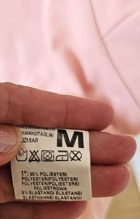 Vestido com renda na parte de trás
