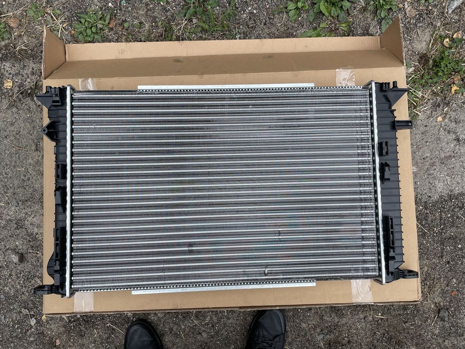 8K0121251AC Новий радіатор охолодження Audi A4 B8 A5 A6 C7 A7 Q5