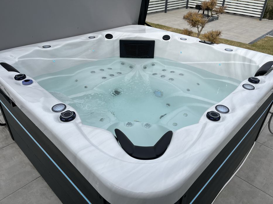Nowe Jacuzzi ogrodowe 2 lezanki Balboa