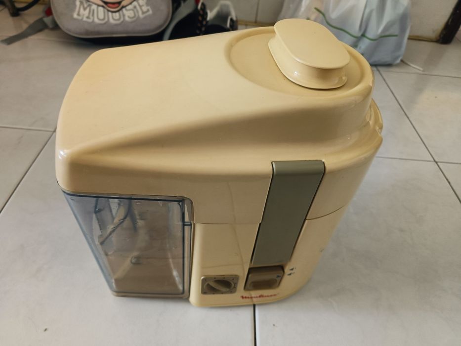 Vendo máquina de fazer sumos/batidos